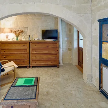 Serene Escape 3* Għarb