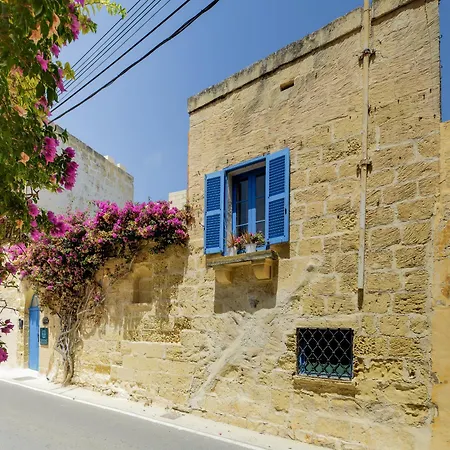 לינה וארוחת בוקר Serene Escape 3*